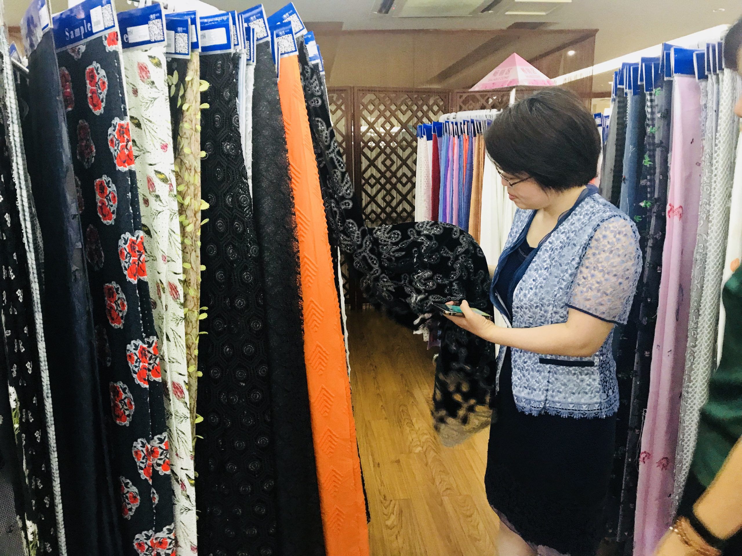 江北區(qū)委書記來訪萌恒洪塘園區(qū)