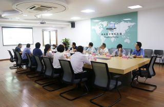 鄞州區(qū)商務(wù)局領(lǐng)導(dǎo)蒞臨國(guó)貿(mào)走訪(fǎng)調(diào)研